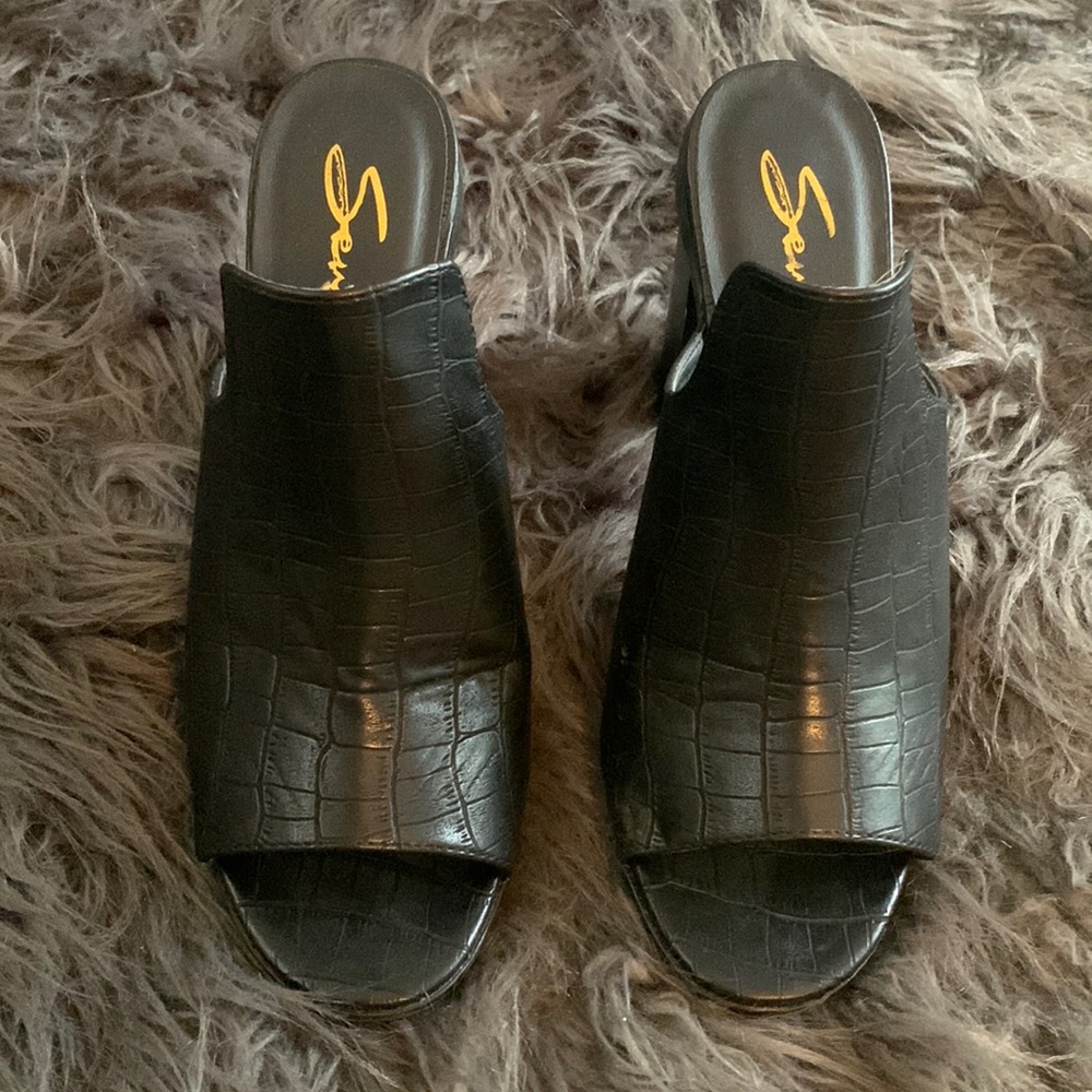 Seven7 Black Block Heel Mule